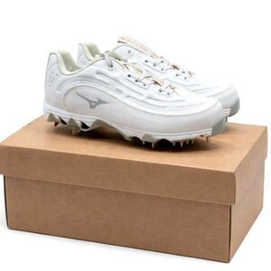 Mizuno 9-Spike Swift 8 Low Women’s Metal Softball Cleats White Size 6 EU 36